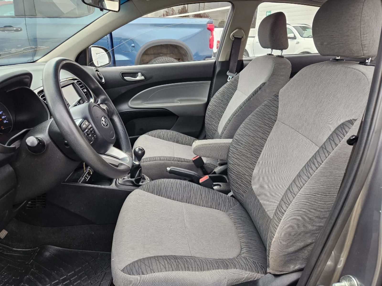 KIA SOLUTO 1.4 LX 4X2 AC MT 4P 2021 - Imagen 19 de 20