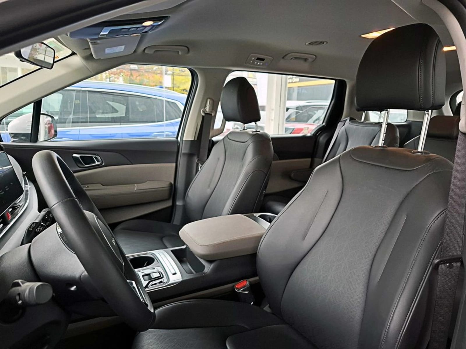 KIA CARNIVAL 2.2 EX DIESEL 4X2  AT 5P 2025 - Imagen 11 de 20