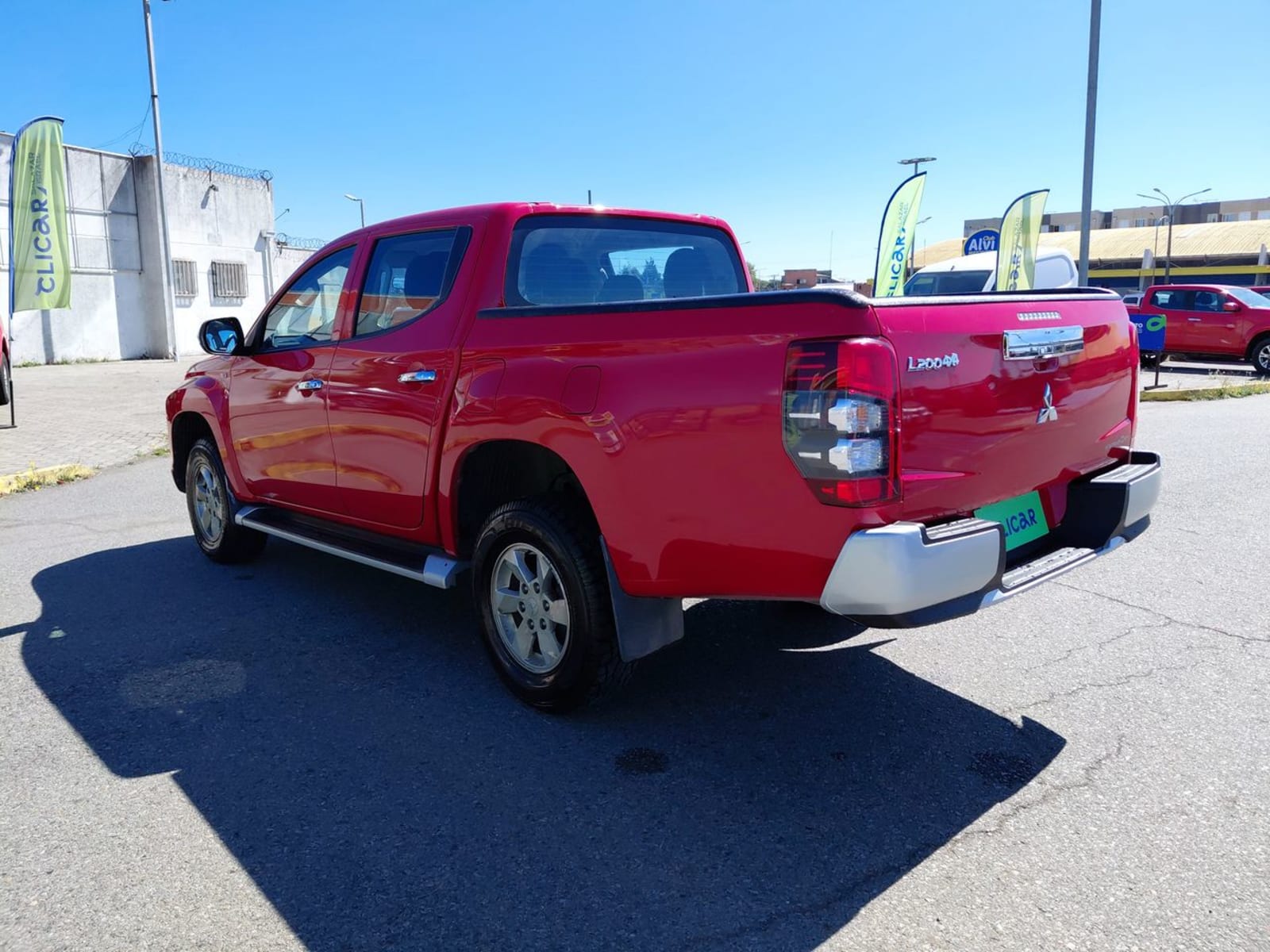 Mitsubishi L200 2.2 Katana Crt Diesel Dob. Cab. 4x4 Mt 4p 2024 - Imagen 5 de 8