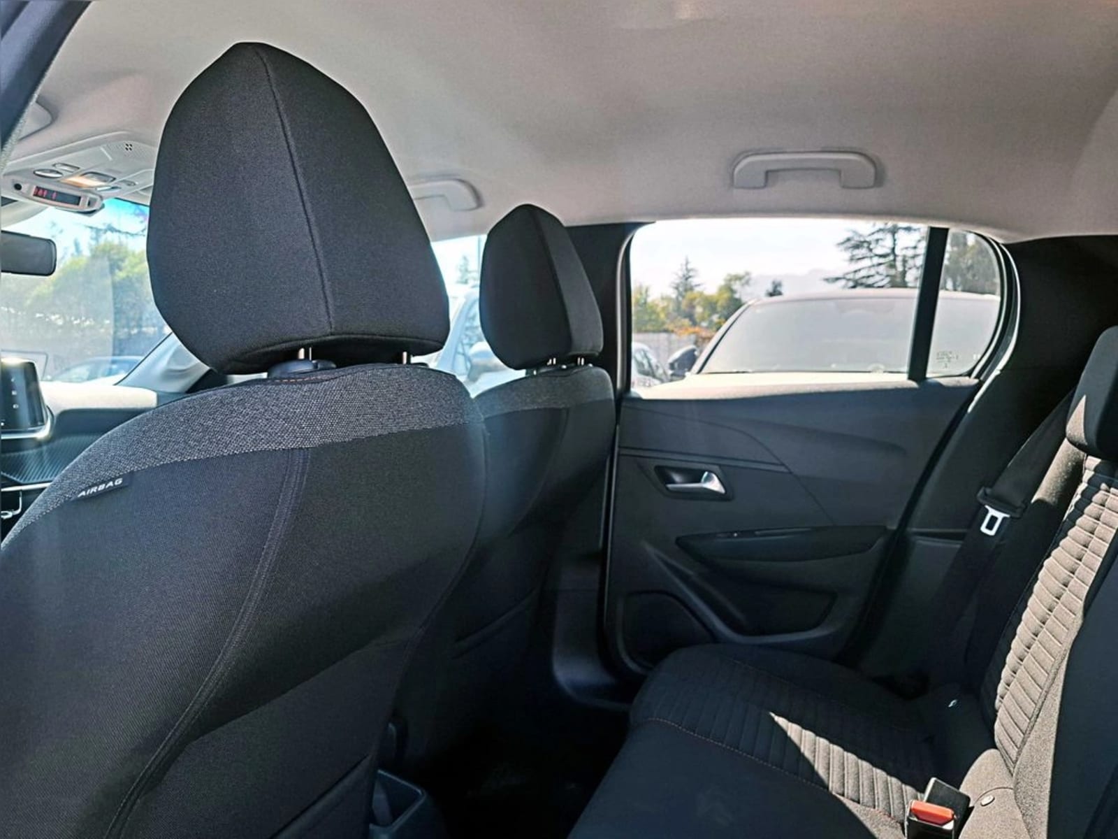 PEUGEOT 208 PURETECH 75 1.2 2022 - Imagen 11 de 18
