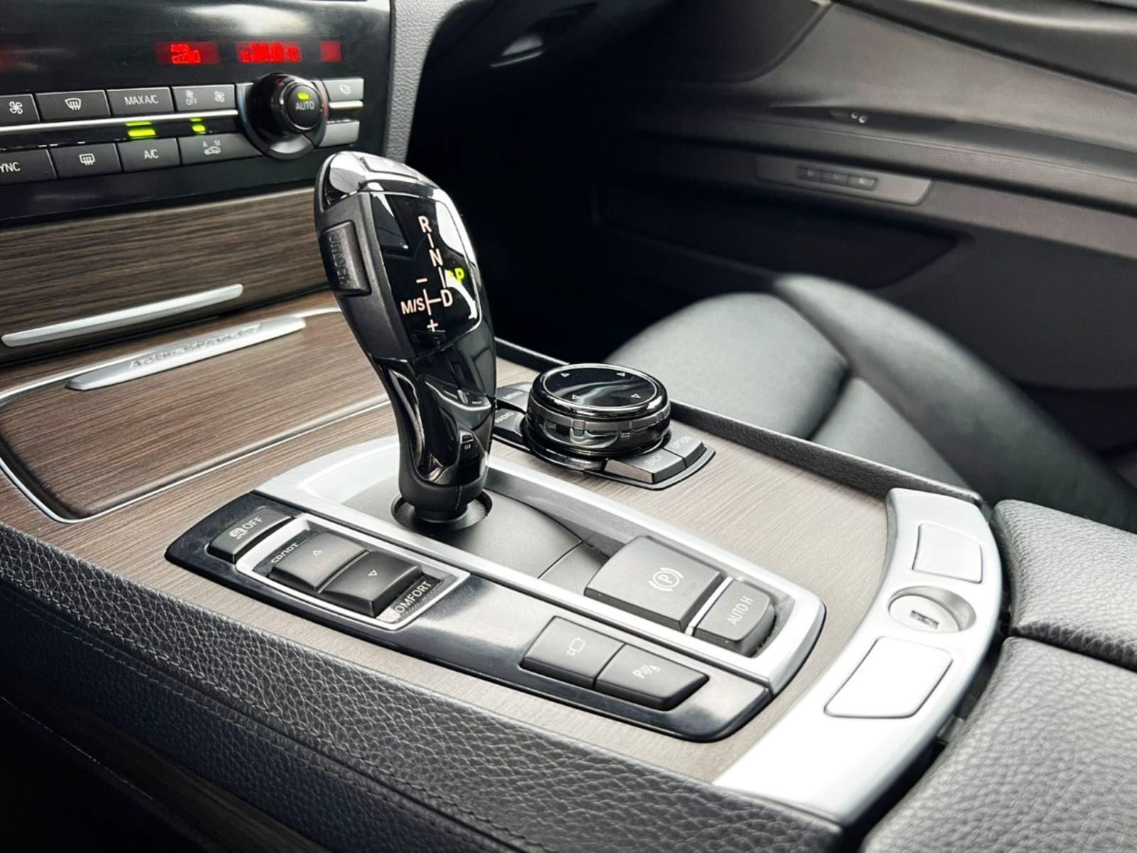 BMW 740 ACTIVE HYBRID 7 3.0 2014 - Imagen 18 de 20