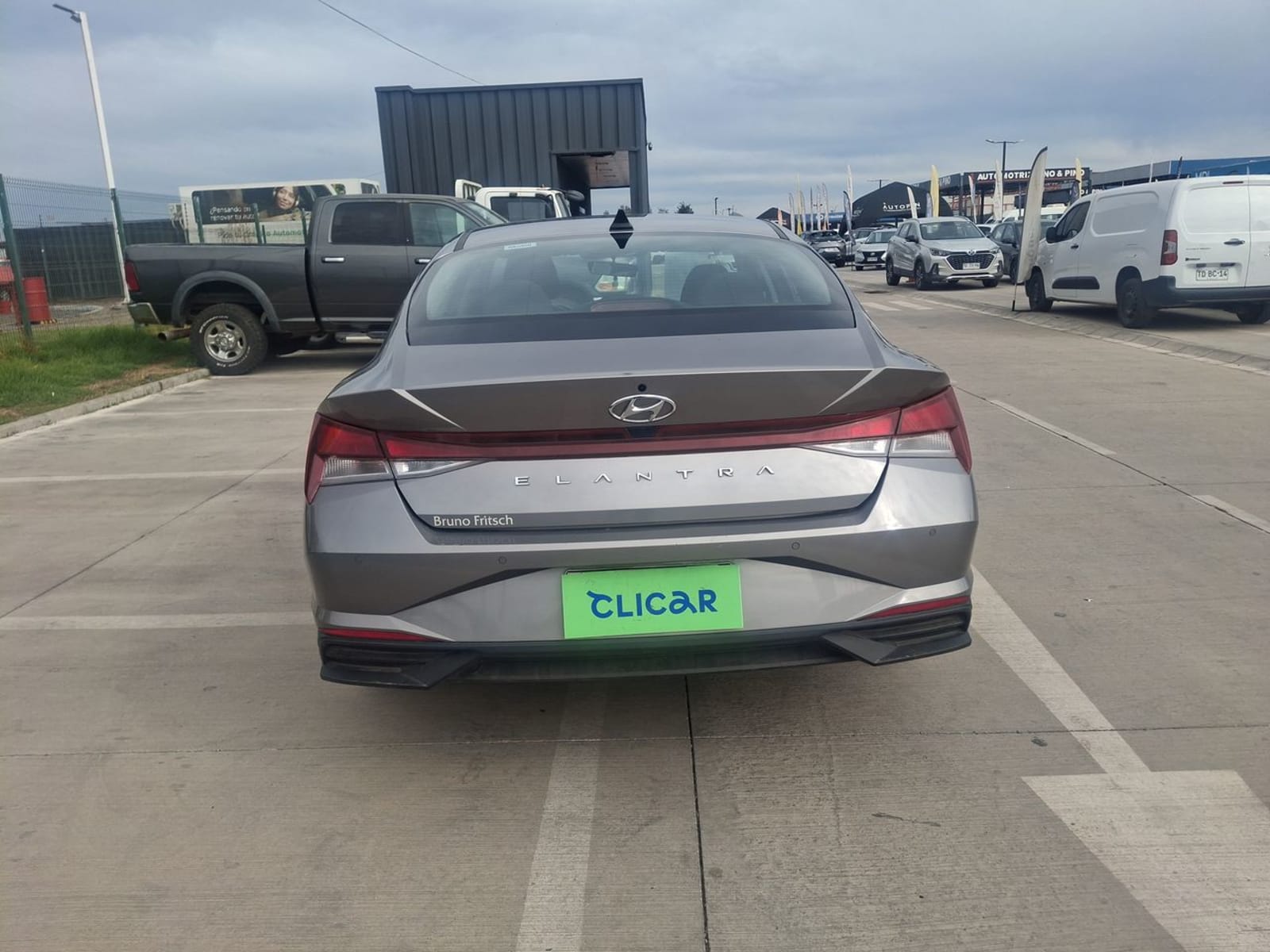 Hyundai Elantra 1.6 Cn7 Plus 4x2 Mt 4p 2024 - Imagen 6 de 8
