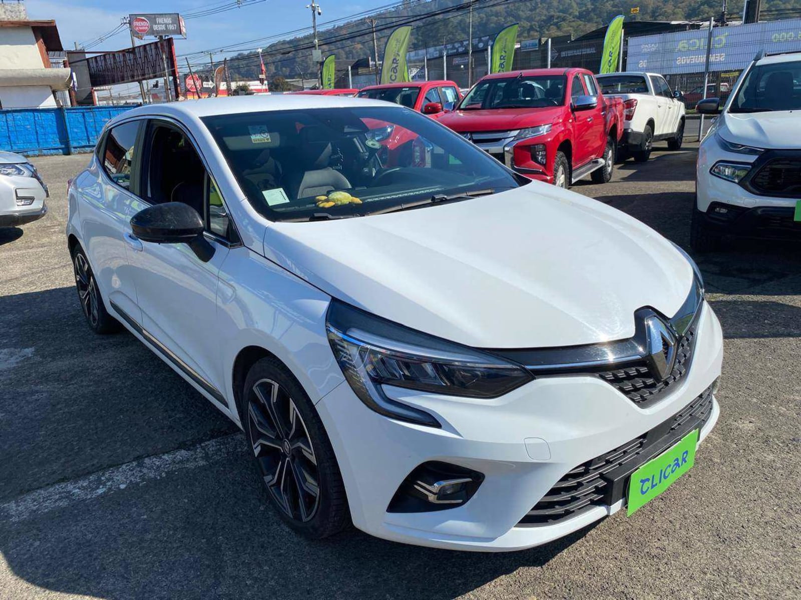 Renault Clio 1.0t Intens 4x2 Mt 5p 2023 en Temuco