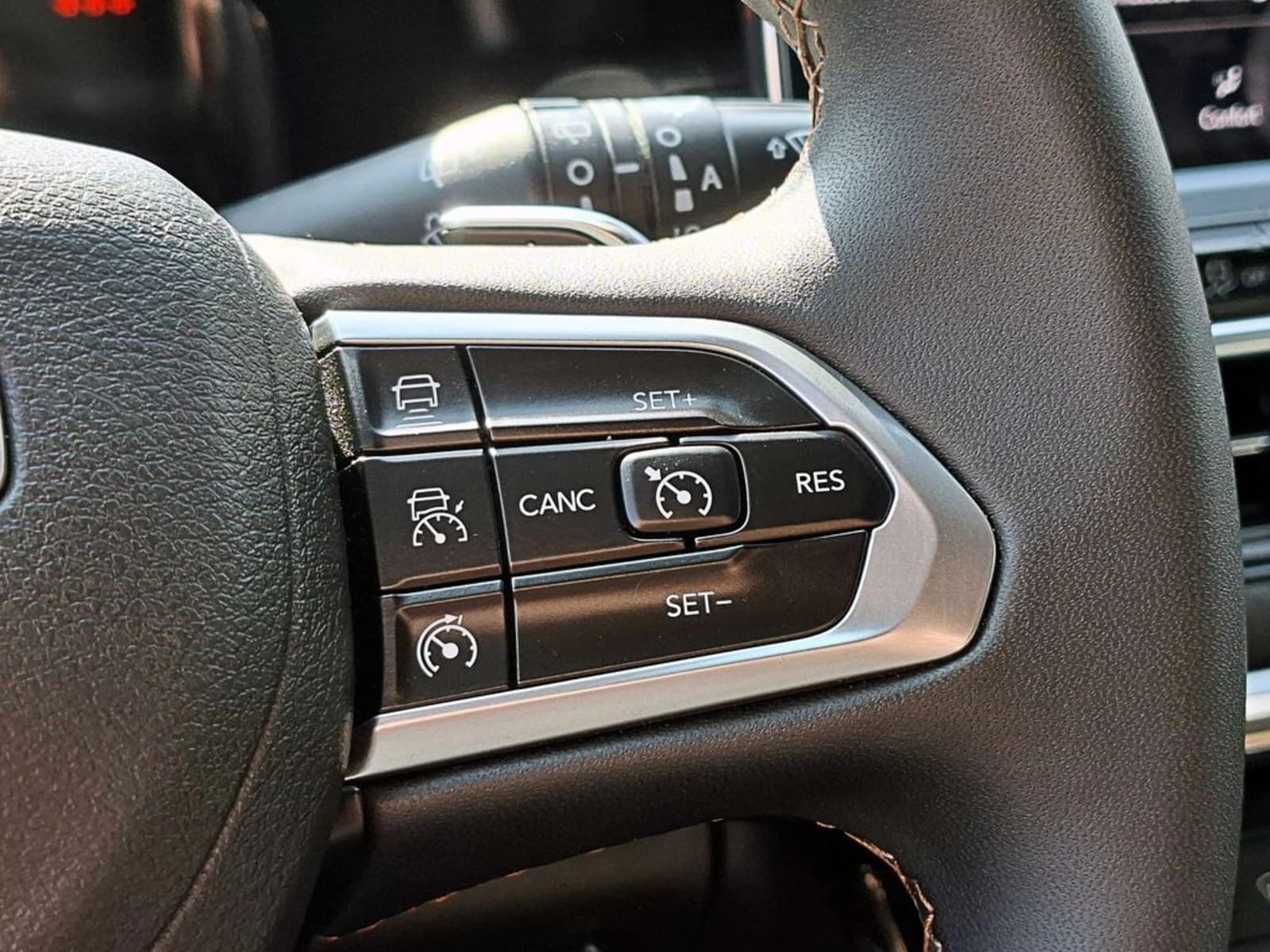 JEEP COMMANDER 1.3 LIMITED AT 2026 - Imagen 16 de 19