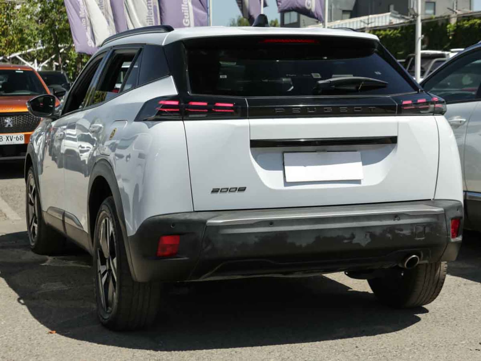 PEUGEOT 2008 MCA ALLURE BLUEHDI 130 EAT8 2024 - Imagen 4 de 13