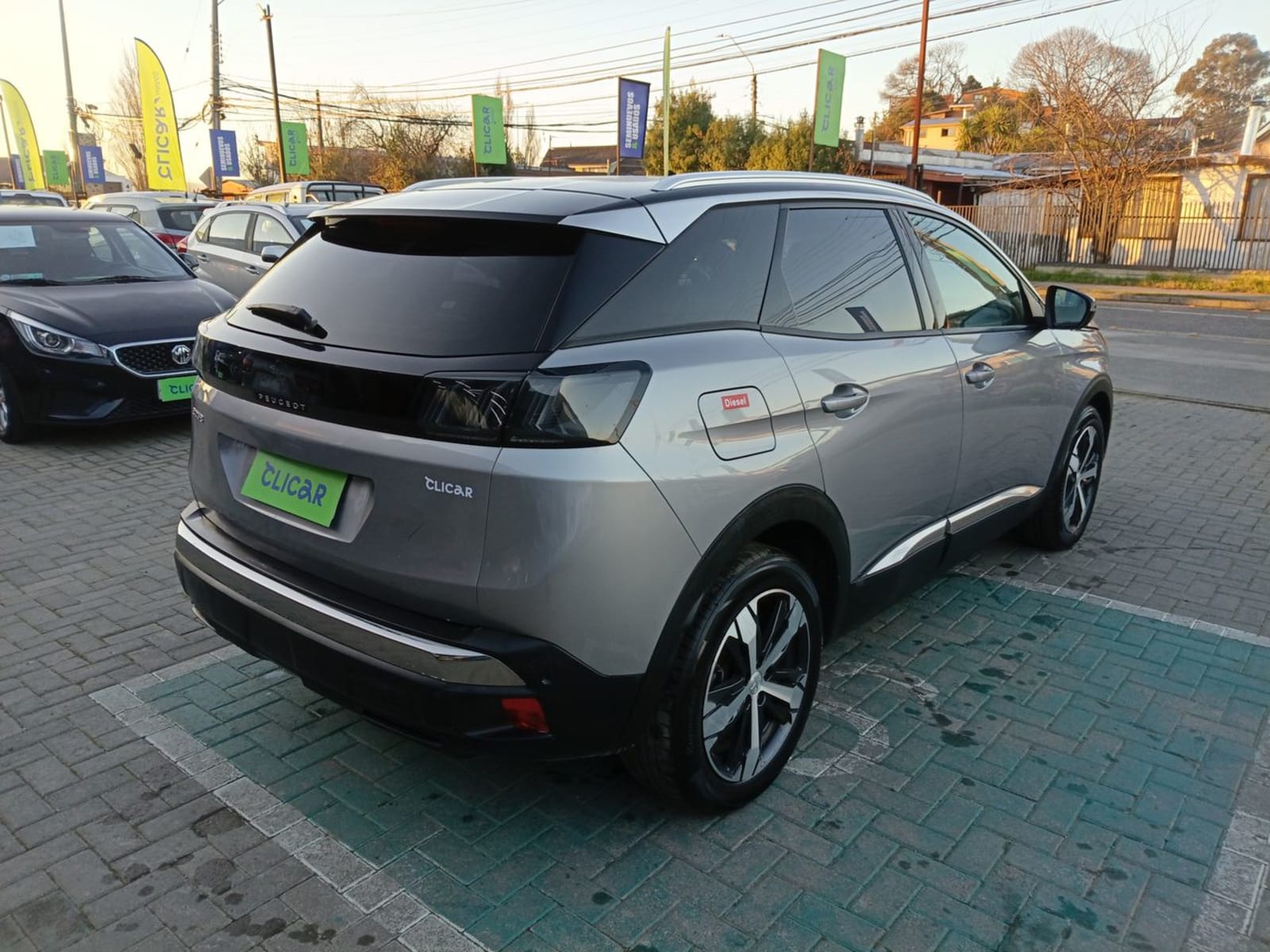Peugeot 3008 1.5 Allure Pack Bluehdi 130 4x2 Eat8 5p 2024 - Imagen 7 de 8