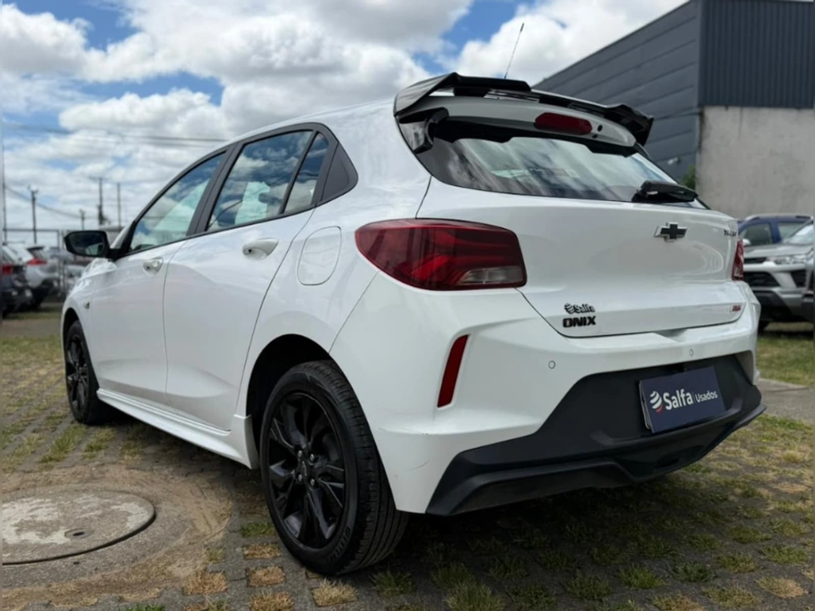 CHEVROLET ONIX 1.0T RS R 4X2 HB MT 5P 2024 - Imagen 7 de 20