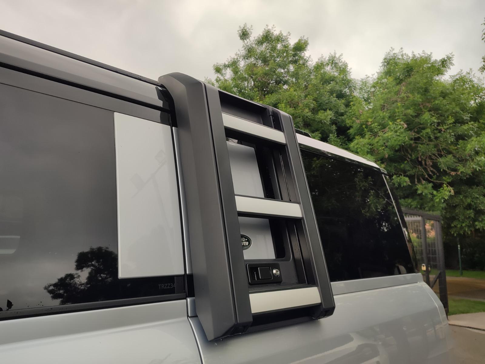LAND ROVER DEFENDER 130 D300 S 3.0 4X4 2025 - Imagen 9 de 18