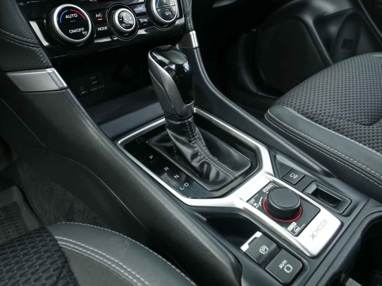 SUBARU FORESTER CVT 4X4 2.0 AUT 2021 - Imagen 9 de 13