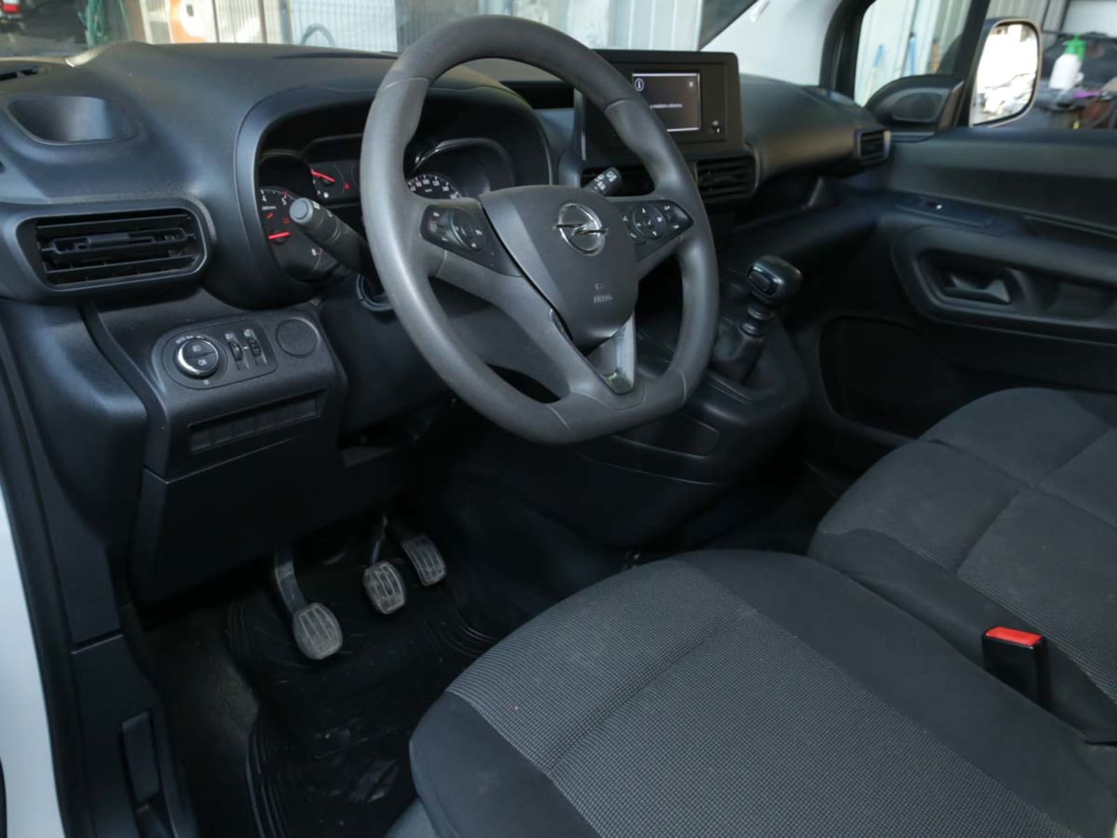 OPEL COMBO 1,5 TD 2024 - Imagen 8 de 12