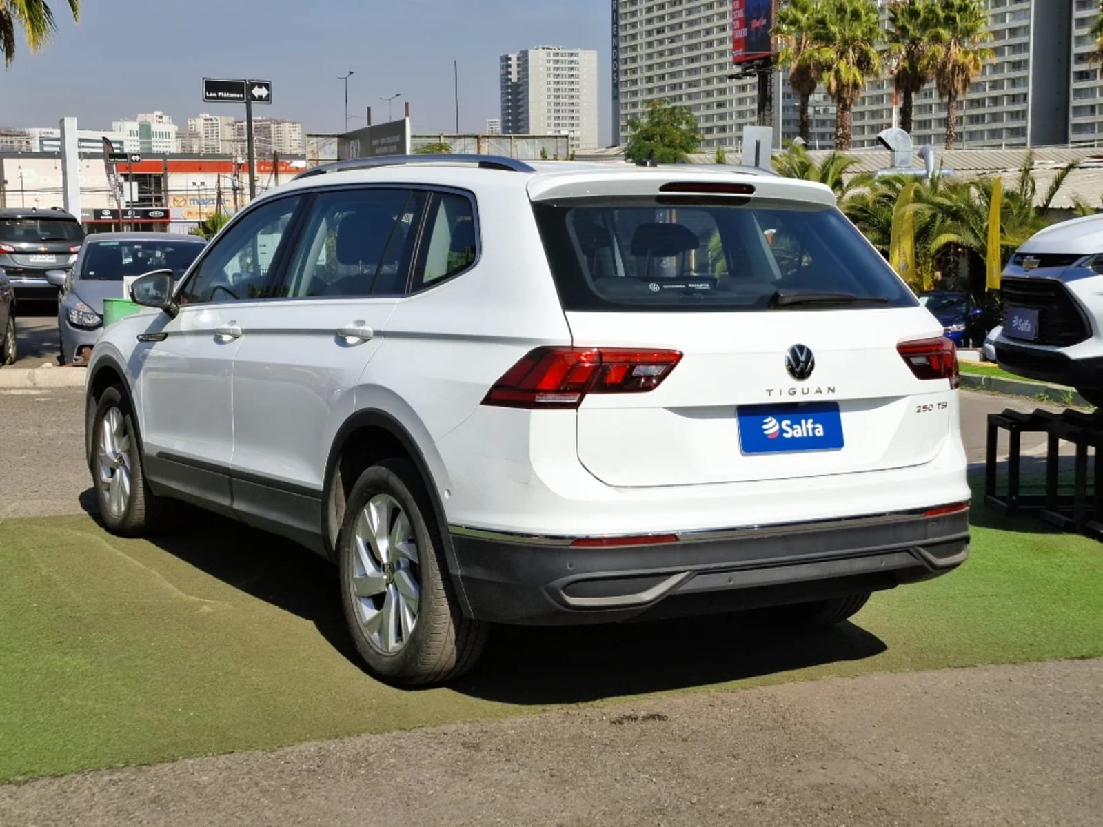 VOLKSWAGEN TIGUAN 1.4 TSI COMFORTLINE 4X2 AT 5P 2023 - Imagen 4 de 20