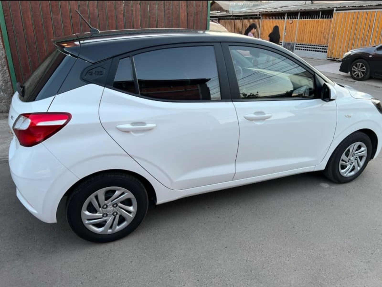 Hyundai Grand I10  2022 - Foto 3 de 7