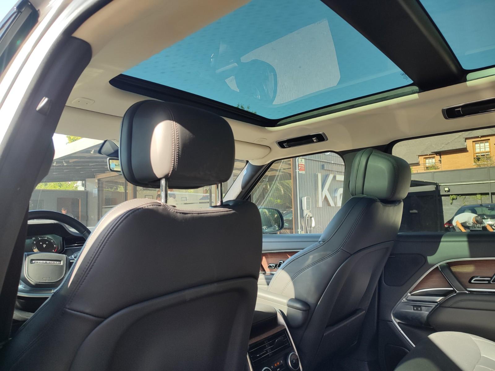 LAND ROVER RANGE ROVER P400 SE 3.0 MHEV 4WD 2024 - Imagen 13 de 16
