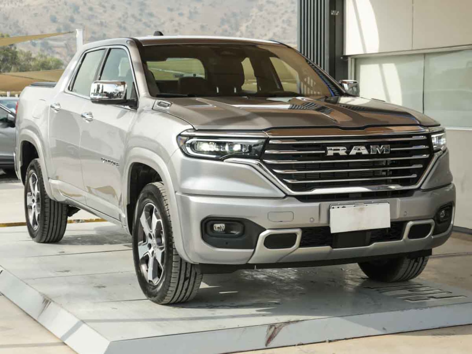 RAM RAMPAGE LARAMIE 2.2 DIESEL 200 HP 4X4 AT 2026 - Imagen 17 de 20