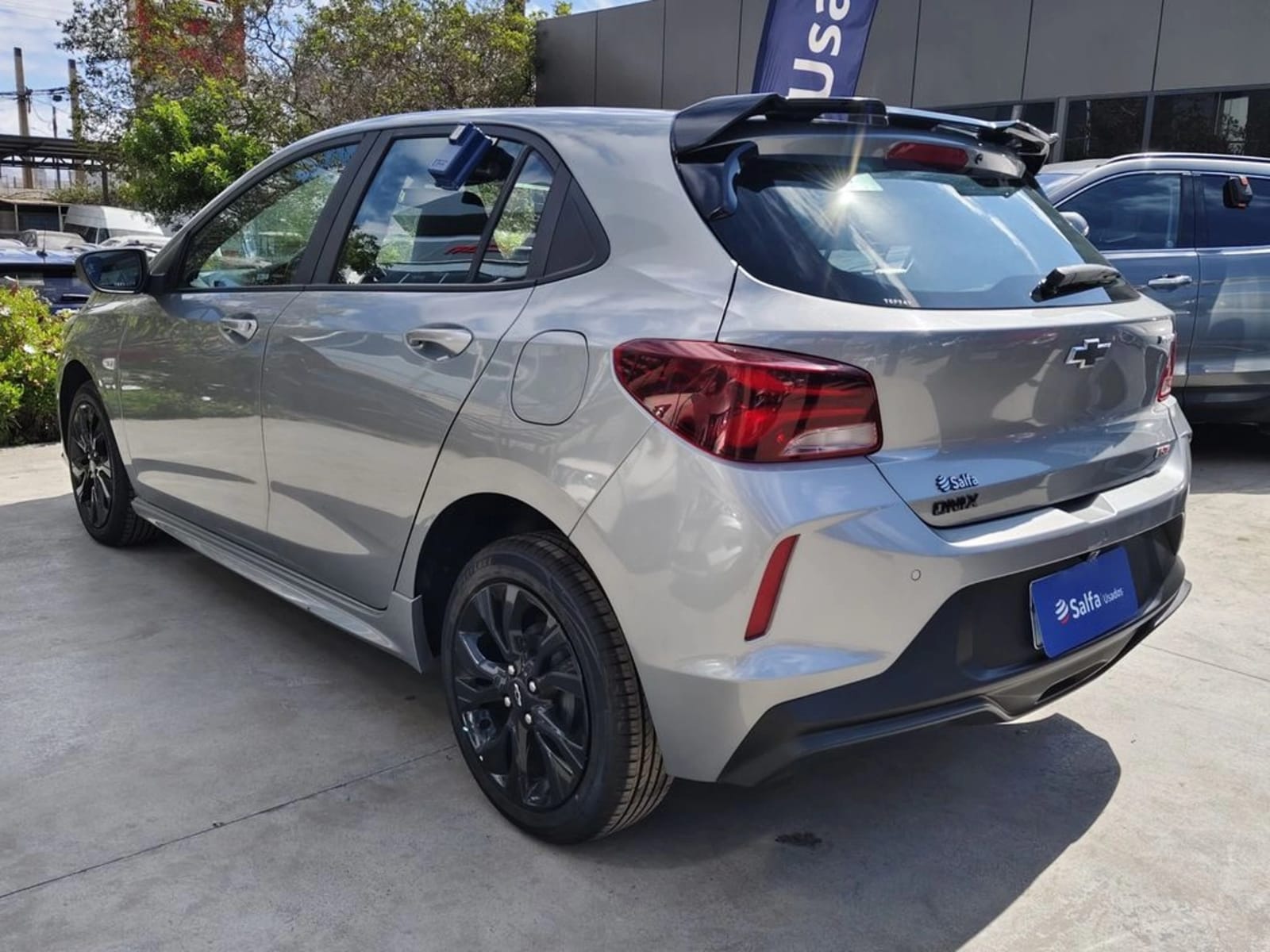 CHEVROLET ONIX 1.0T RS R 4X2 HB MT 5P 2024 - Imagen 8 de 20