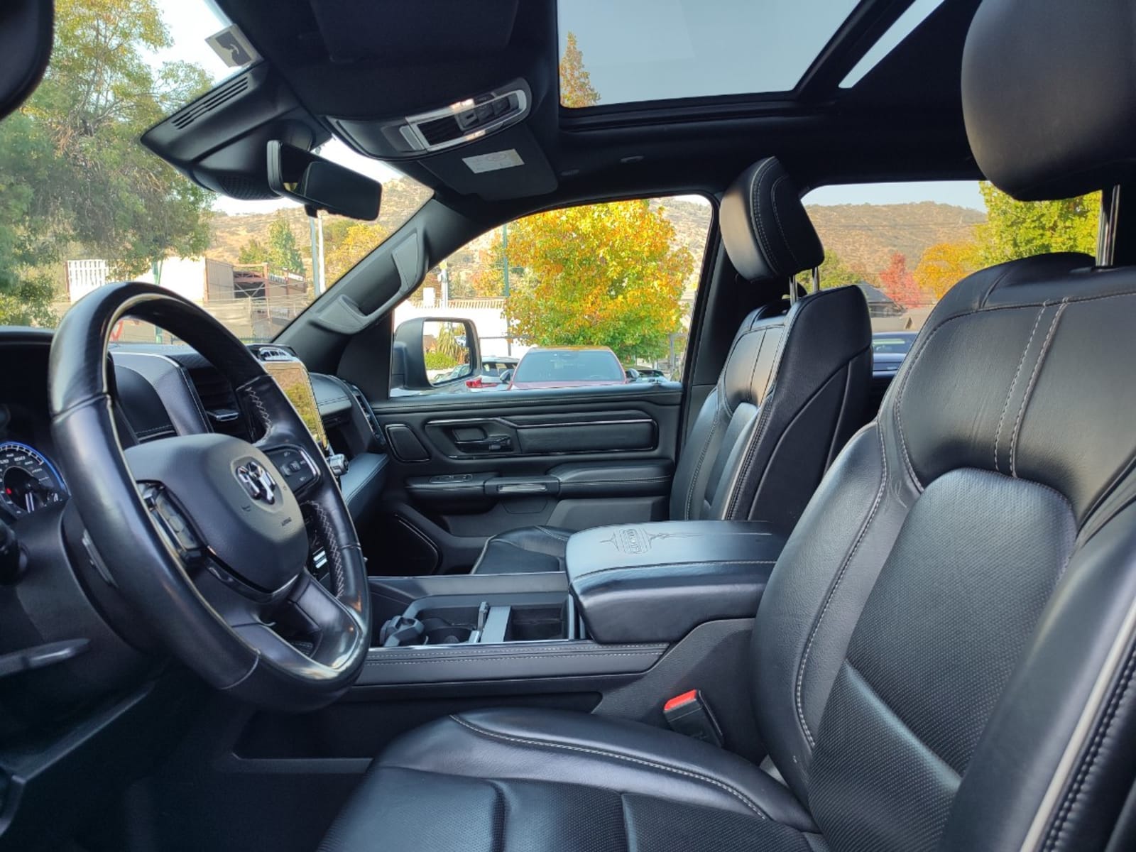 RAM 1500 LIMITED 5.7 CREW CAB 4X4 2022 - Imagen 11 de 16