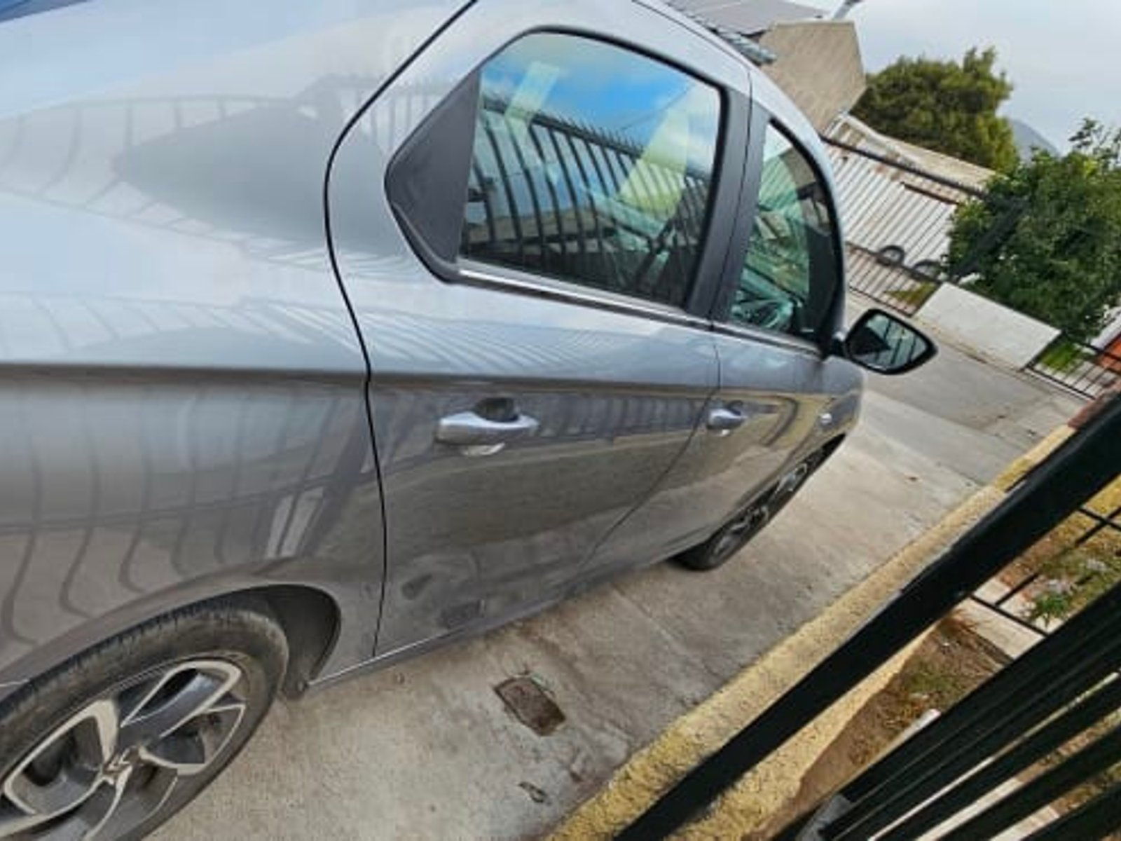 Citroën C-ELYSEE 1.5 1.6 HDI 92 FEEL PACK MT DIESEL 2024 - Foto 3 de 8