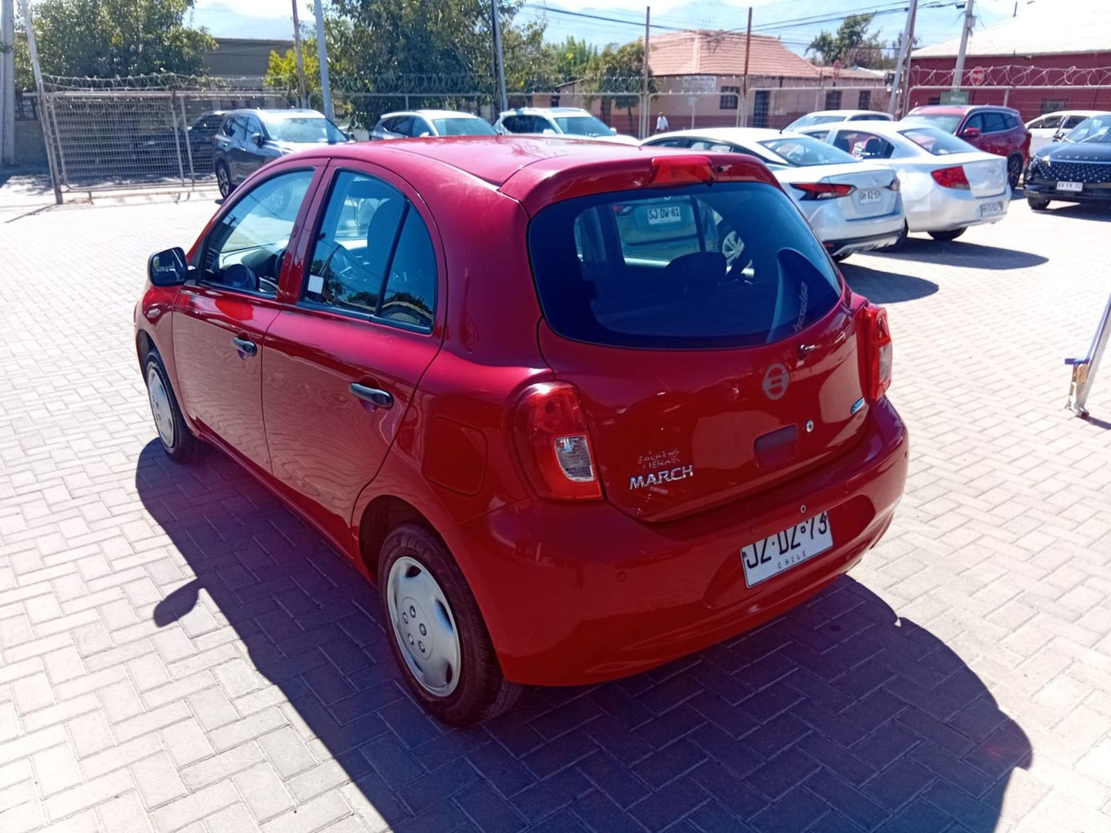 Nissan March 1.6 Sport Drive 4x2 Hb Ac Mt 5p 2018 - Imagen 4 de 7