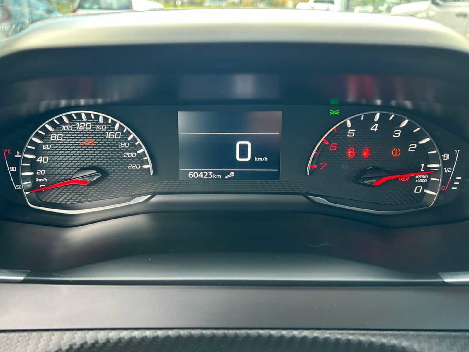 PEUGEOT 2008 PURETECH 130 1.2 2021 - Imagen 7 de 16