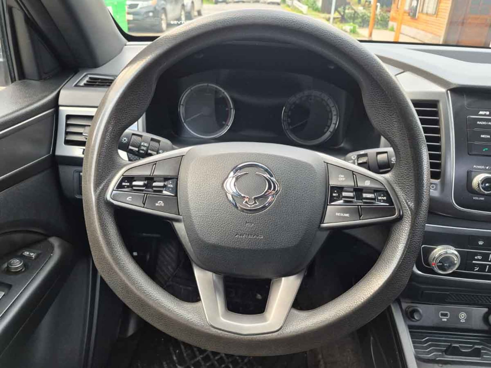 SSANGYONG MUSSO GRAND 4X4 2.2 2022 - Imagen 11 de 13