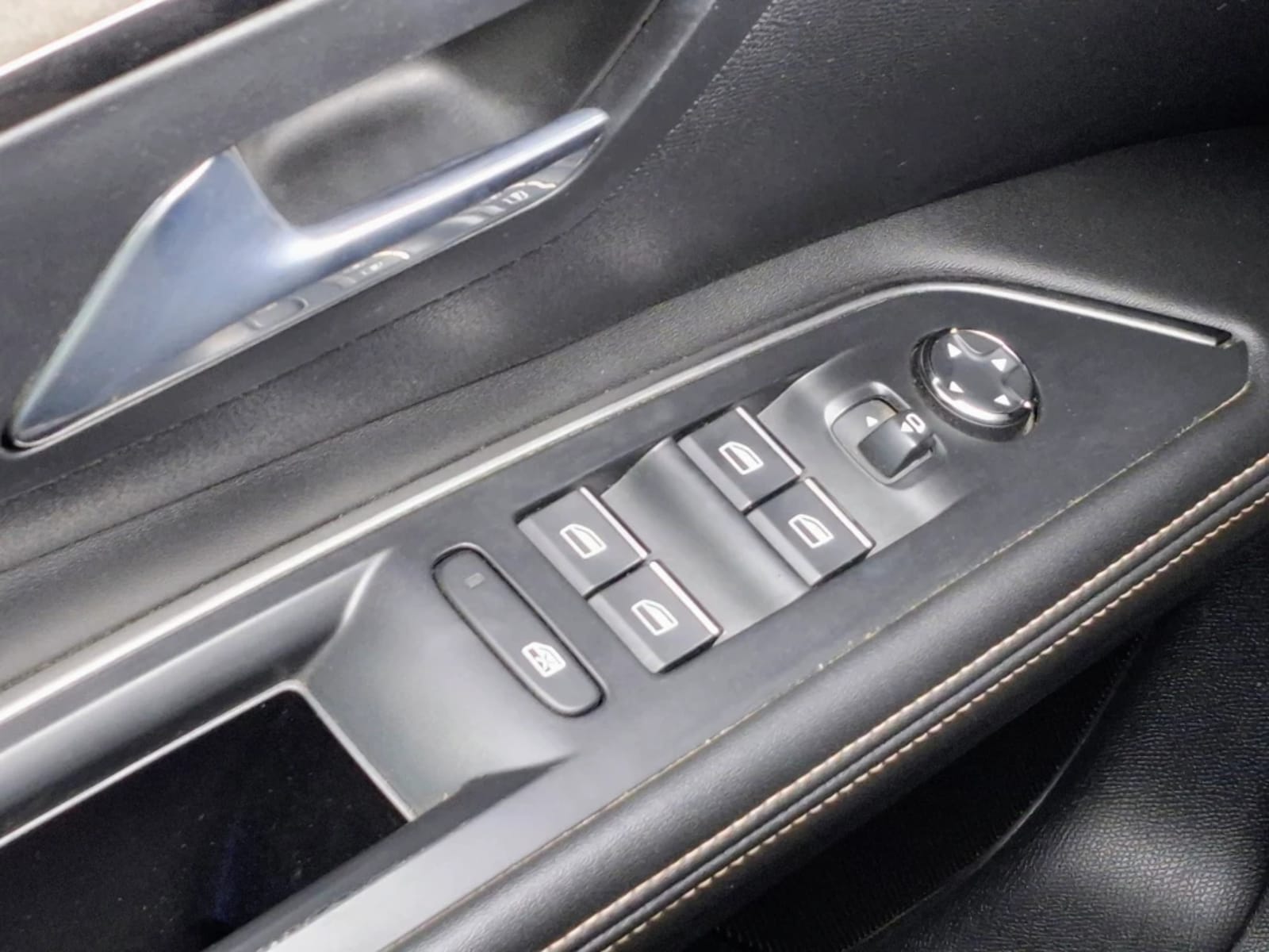 PEUGEOT 5008 1.5 GT BLUEHDI 4X2 130 EAT8 5P 2022 - Imagen 11 de 20