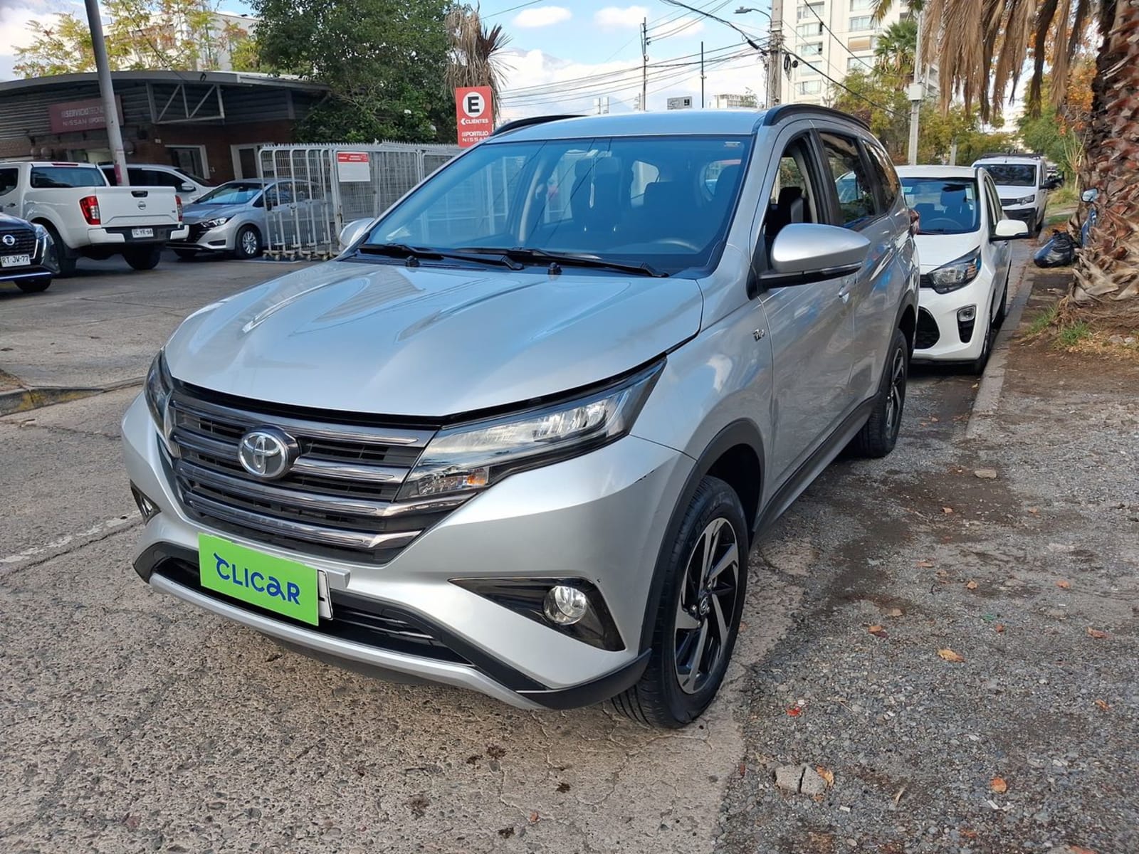 Toyota Rush 1.5 Xli 4x2 Mt 5p 2022 - Imagen 3 de 8