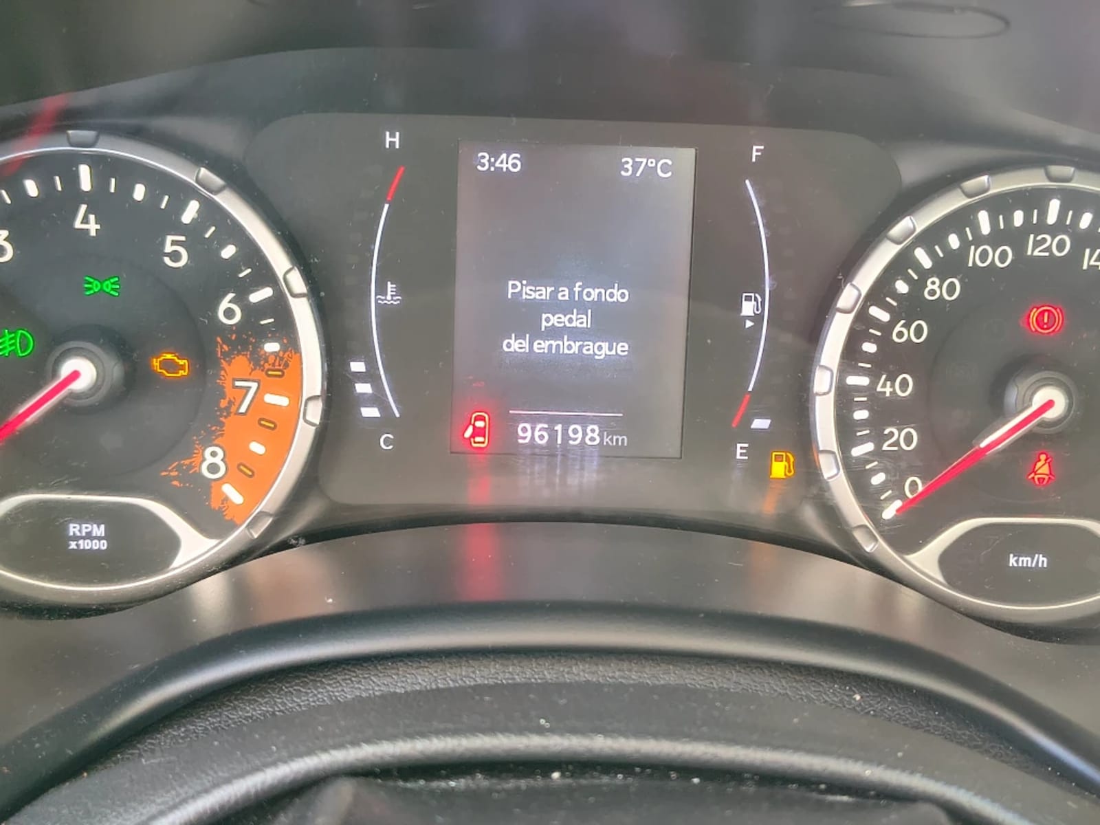 JEEP RENEGADE 1.8 SPORT 4X2 MT 5P 2022 - Imagen 19 de 20
