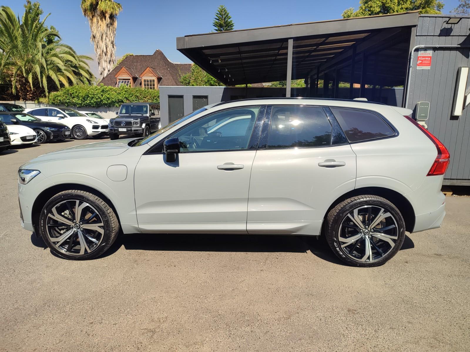 VOLVO XC60 T8 PHEV ULTIMATE DARK EDITION 2.0 2025 - Imagen 4 de 19