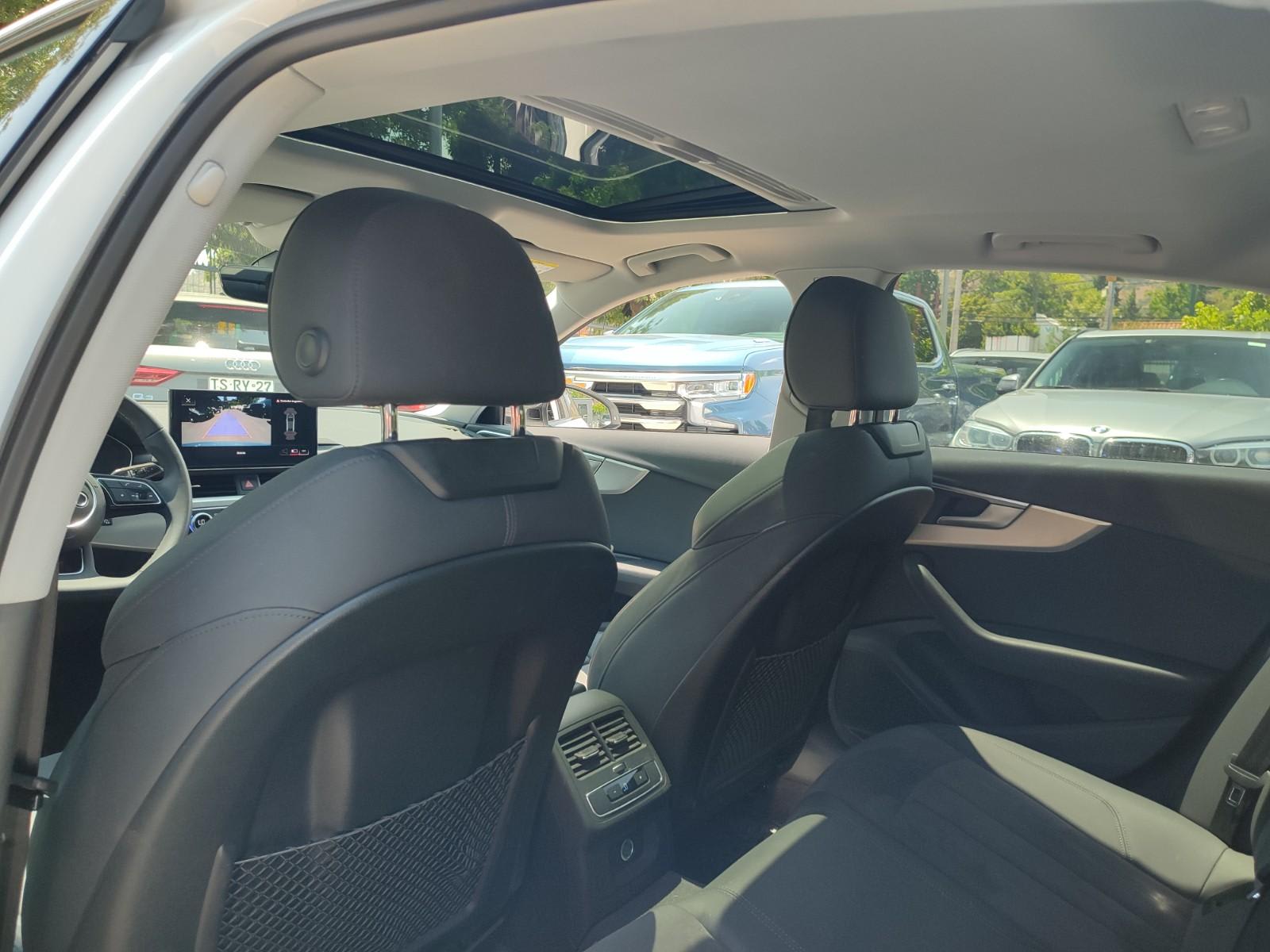 AUDI A4 35 TFSI 2.0 DARK EDITION 2024 - Imagen 15 de 16