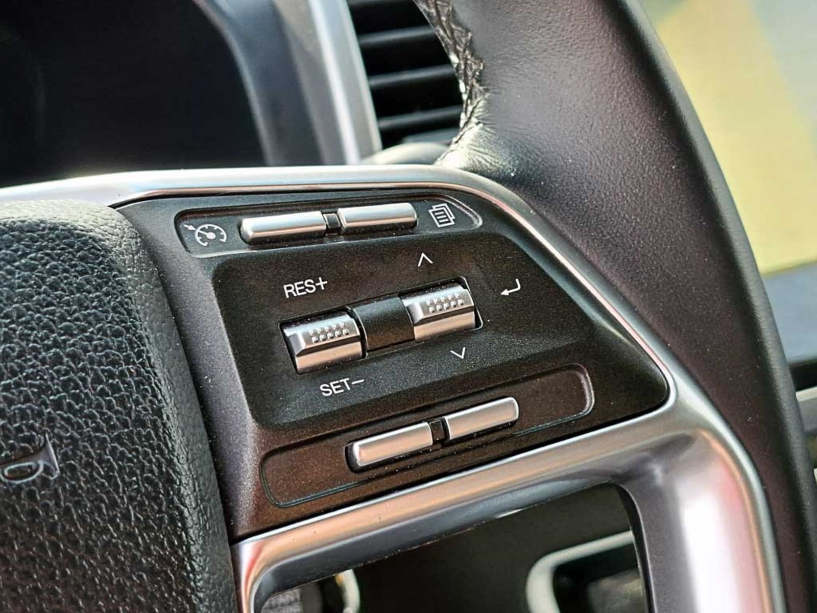 SSANGYONG REXTON 2.2 GLX AT DIESEL 2022 - Imagen 19 de 20