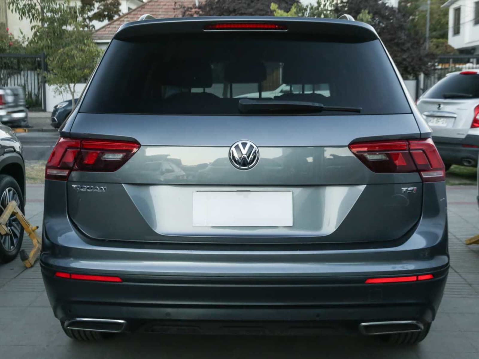 VOLKSWAGEN TIGUAN FULL 2018 - Imagen 5 de 13