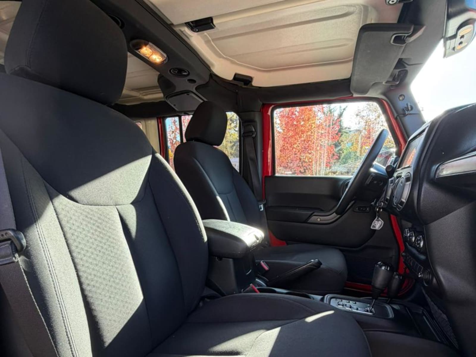 JEEP WRANGLER SPORT UNLIMITED 2018 - Imagen 12 de 18