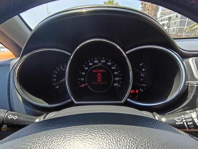 Kia RIO 5 EUROCOPA 2016 - Imagen 7 de 8