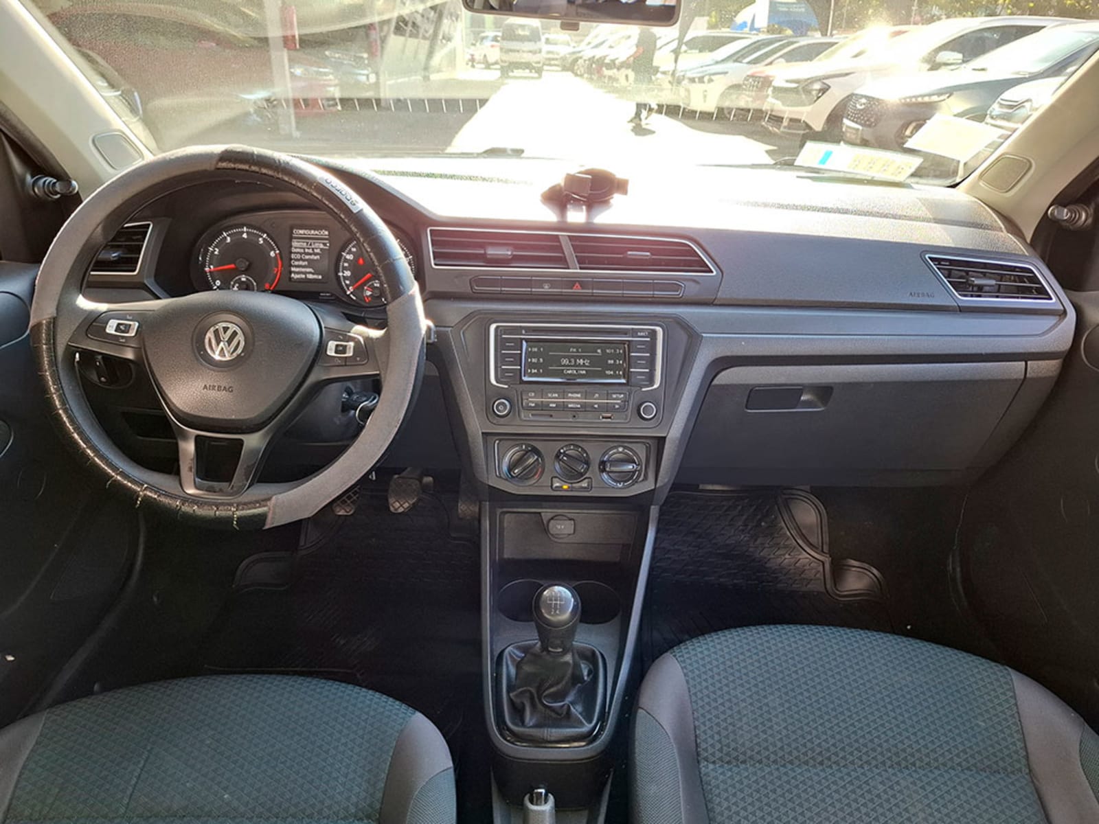 VOLKSWAGEN VOYAGE 1.6 TRENDLINE 2023 - Imagen 9 de 20