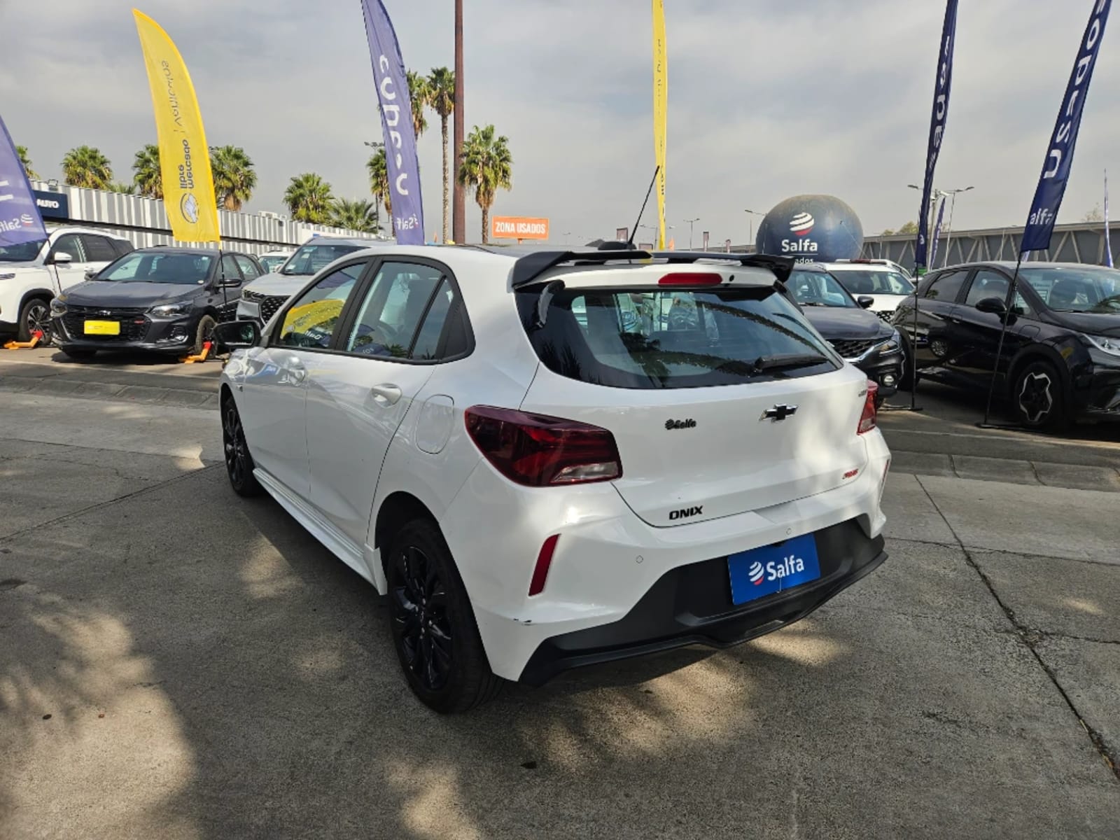 CHEVROLET ONIX 1.0T RS R 4X2 HB MT 5P 2024 - Imagen 7 de 20