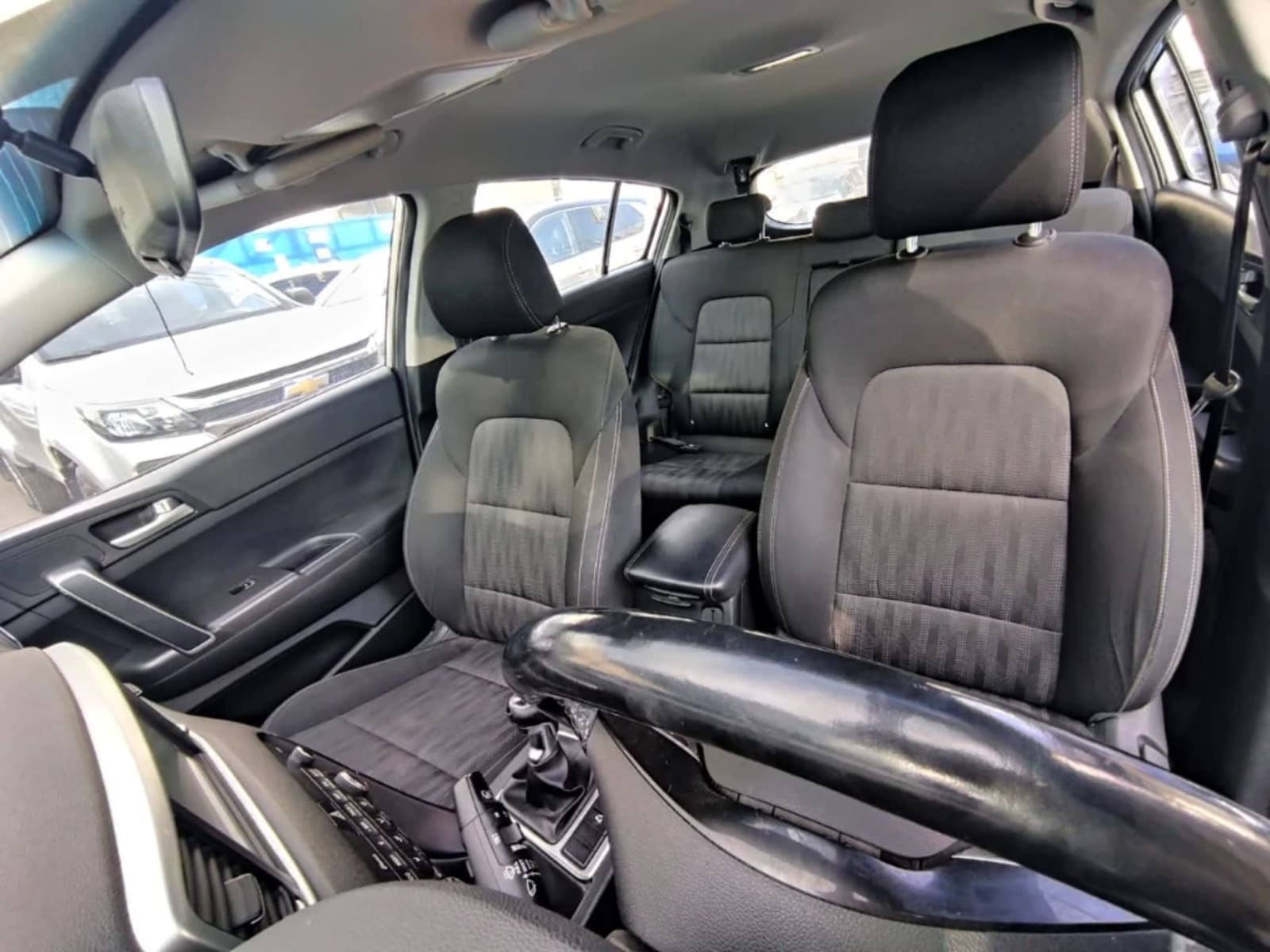 KIA SPORTAGE 2.0 LX 2WD 6MT 5P 2020 - Imagen 18 de 20
