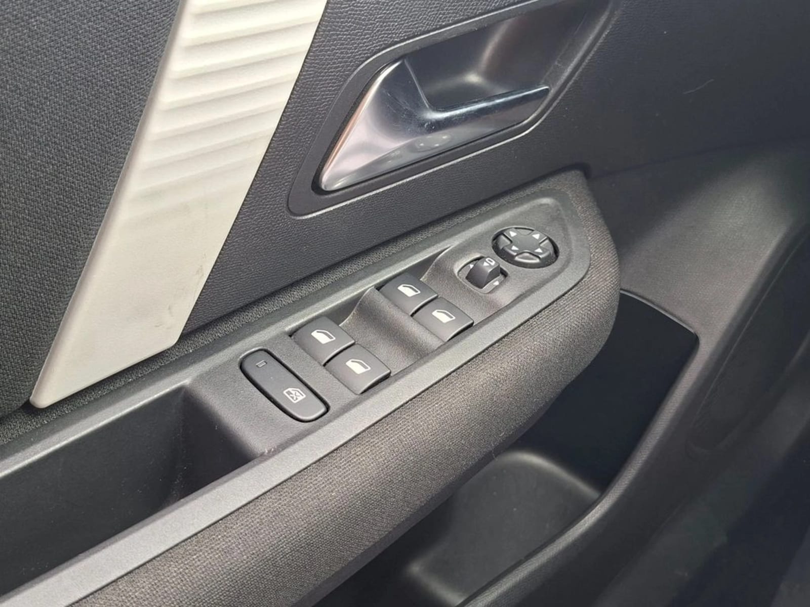 CITROEN C4 1.2 PURETECH FEEL 4X2 130 SS EAT8 AT 5P 2023 - Imagen 14 de 20