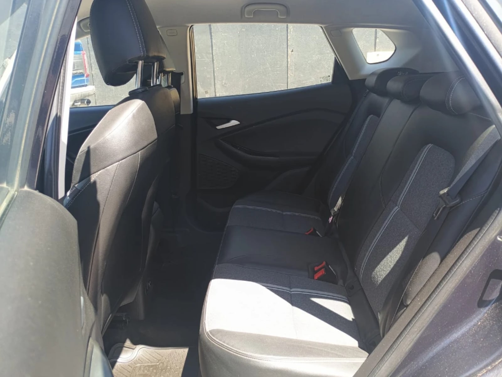 CHEVROLET TRACKER 1.2T LTZ R 4X2 AT 5P 2025 - Imagen 12 de 17