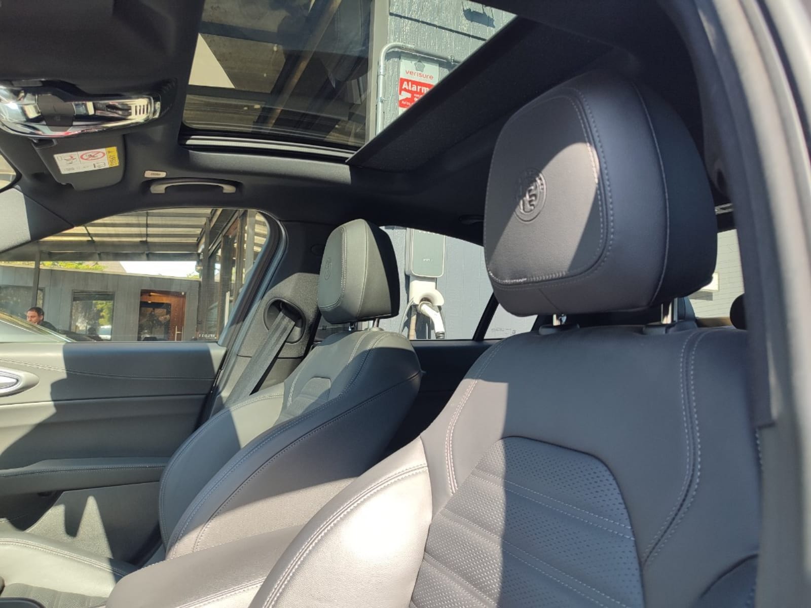 ALFA ROMEO GIULIA VELOCE 2.0 TURBO 280 HP 2025 - Imagen 13 de 19