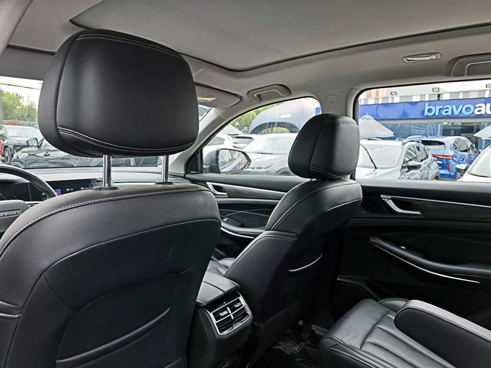 DFSK SUV 600 (IN) 1.5 T LUXURY AT 2024 - Imagen 16 de 20