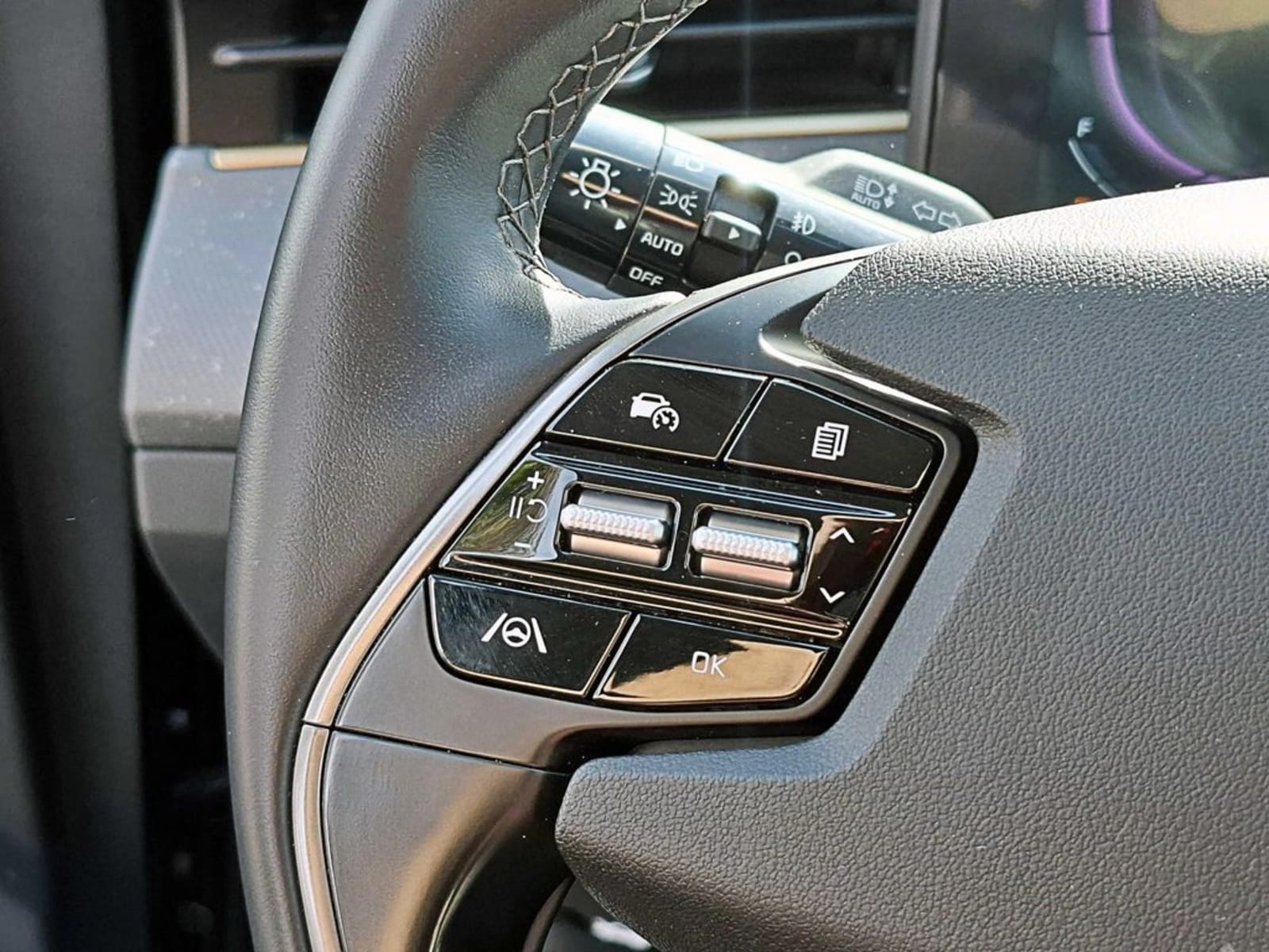KIA K3 1.6 EX 4X2 AT 5P 2025 - Imagen 12 de 16