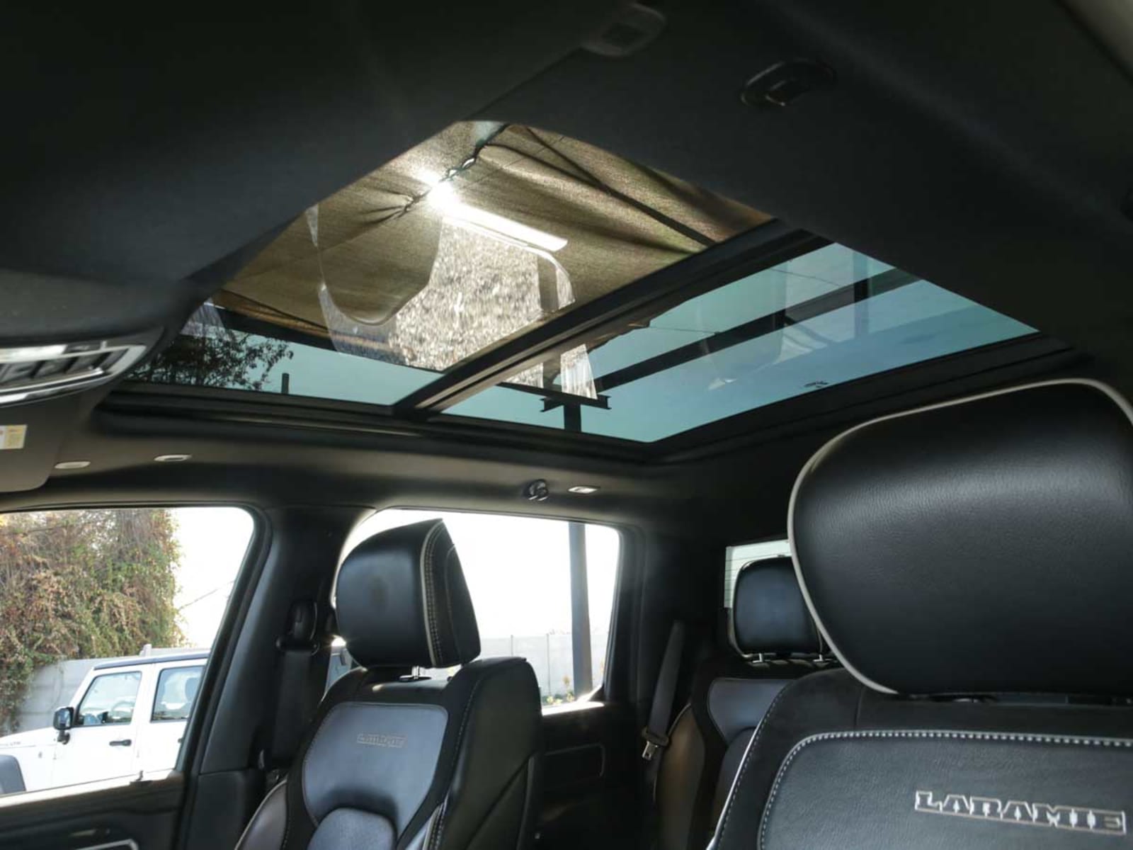 RAM 1500 DT CREW CAB LARAMIE 5.7L SPORT 2022 - Imagen 14 de 14