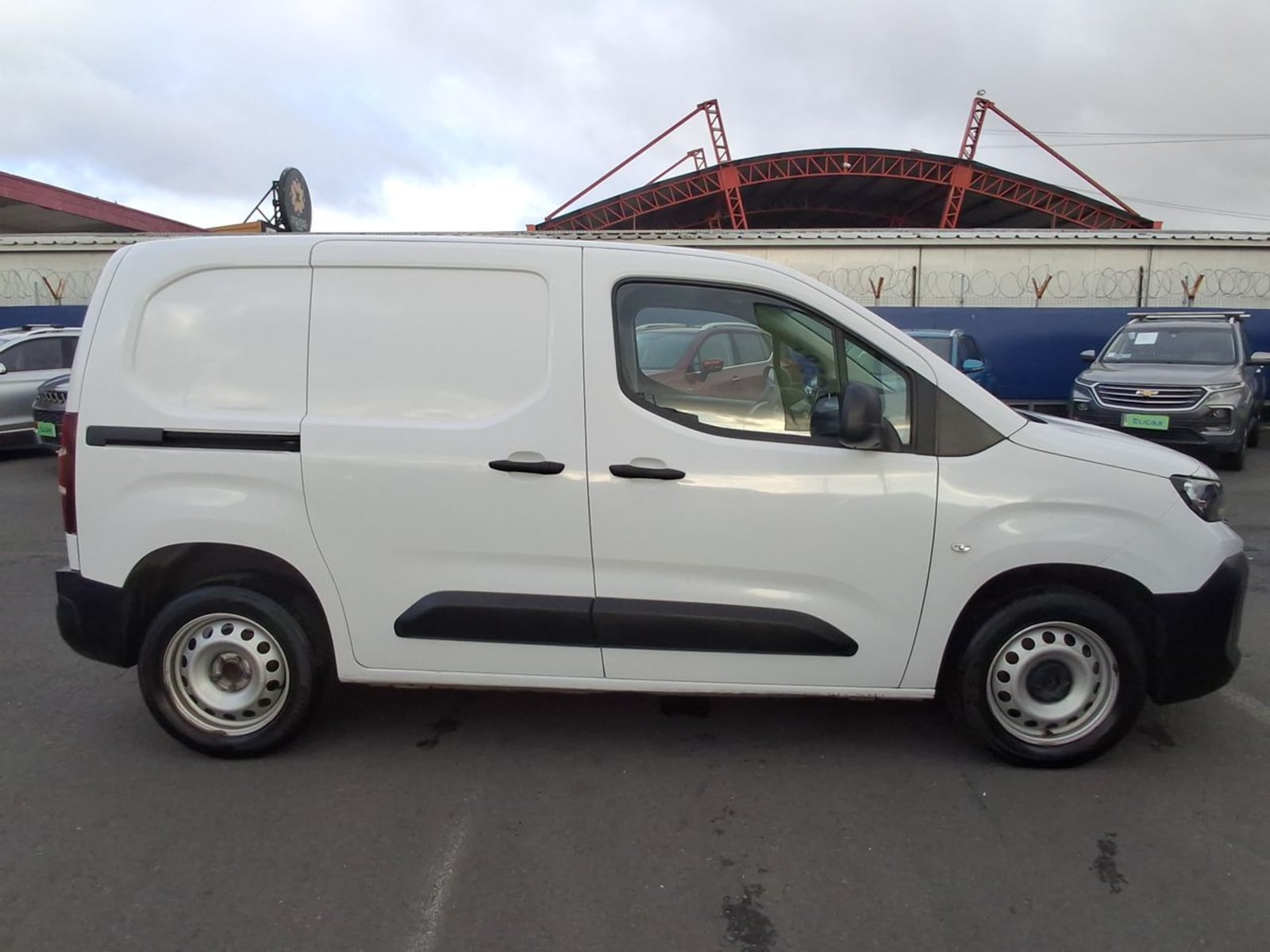 Peugeot Partner 1.5 L1 Hdi Diesel 100hp 4x2 Mt 5p 2025 - Imagen 8 de 8