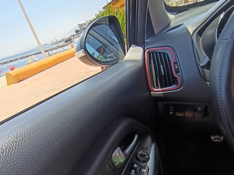 Kia RIO 5 EUROCOPA 2016 - Imagen 6 de 8