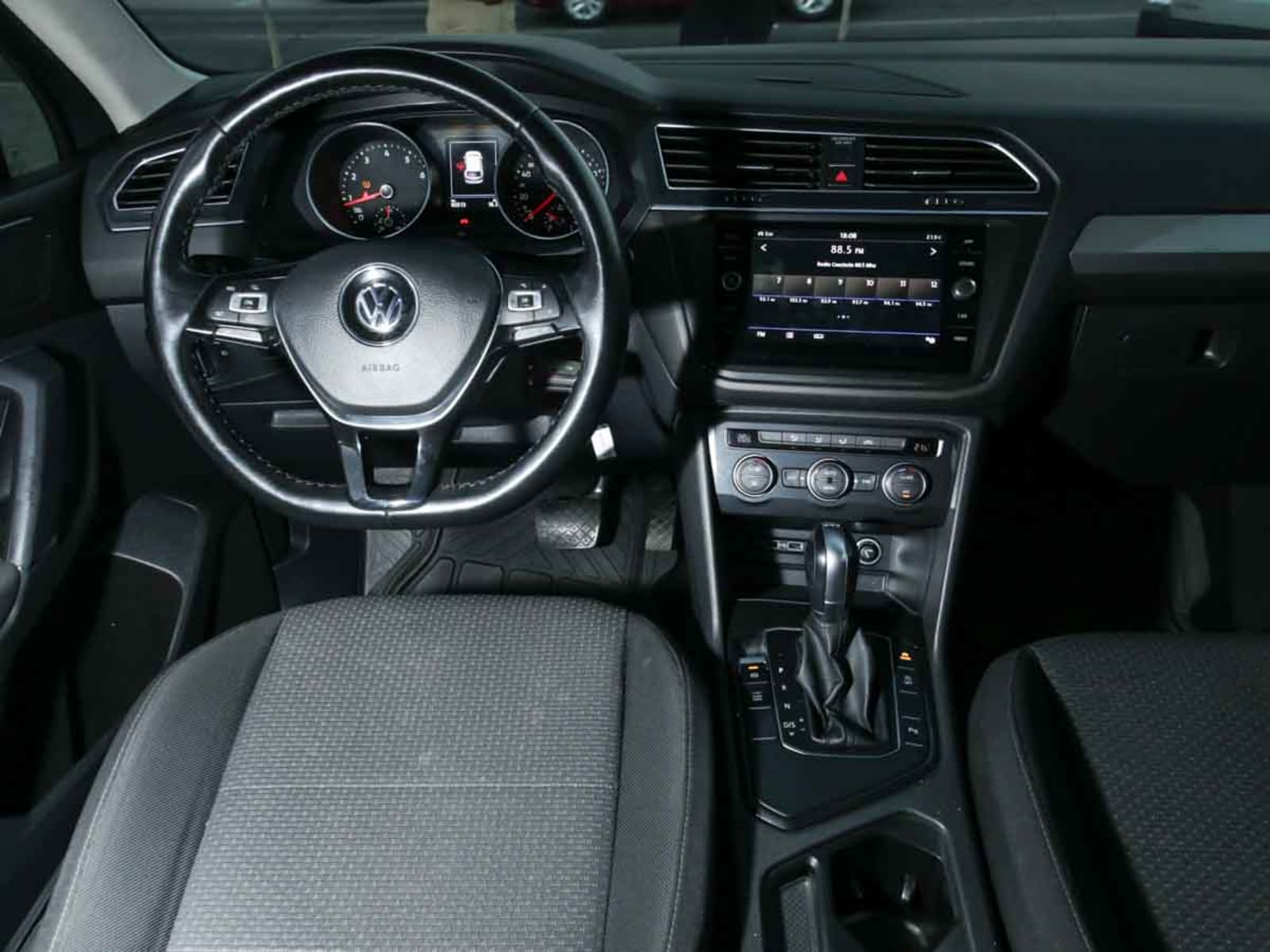 VOLKSWAGEN TIGUAN FULL 2018 - Imagen 12 de 13