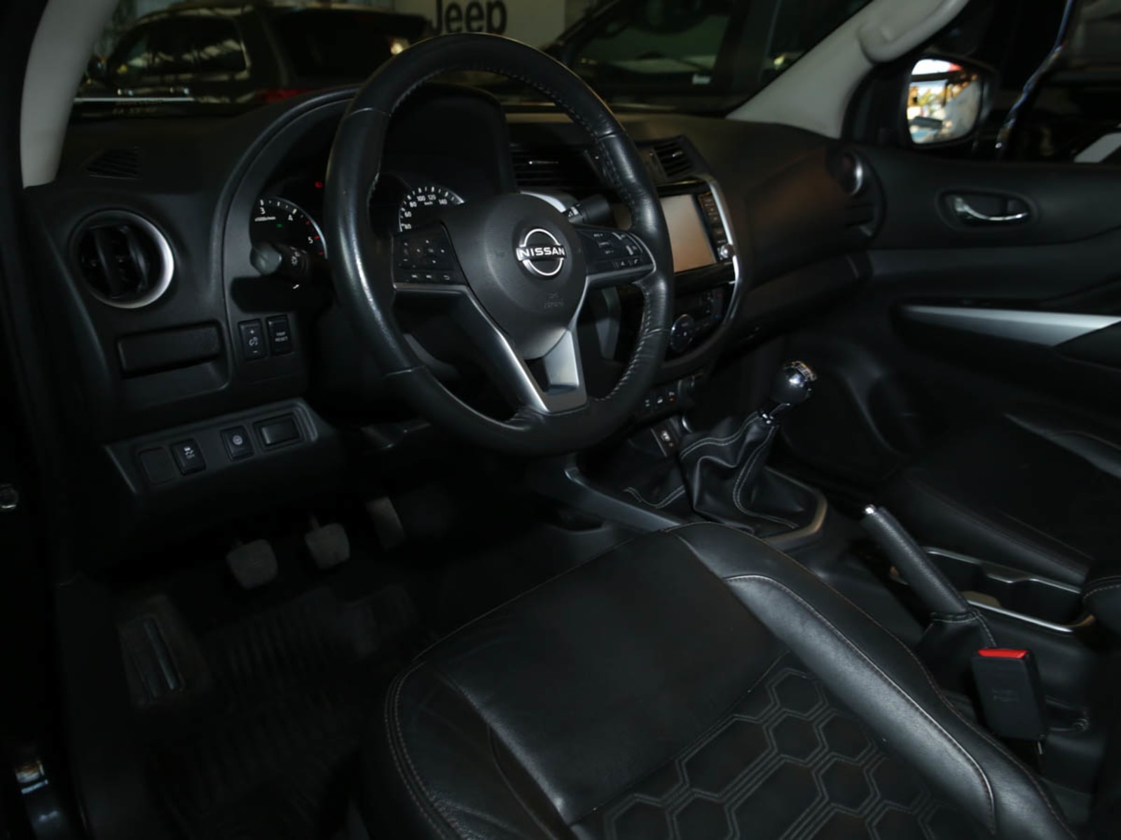 NISSAN NAVARA 2.3D DC PLATINUM MT 4WD 2023 - Imagen 9 de 16