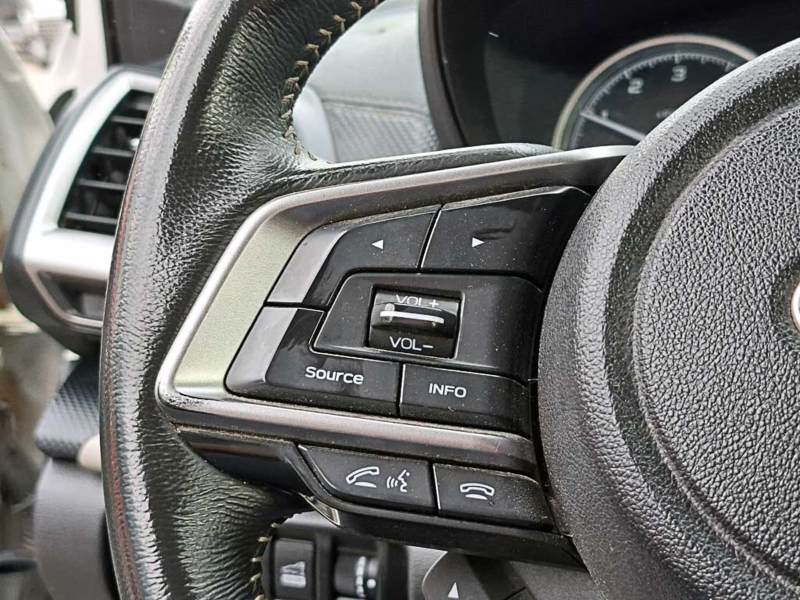 SUBARU FORESTER (IN) 2.0i AWD CVT XS 2024 - Imagen 18 de 20