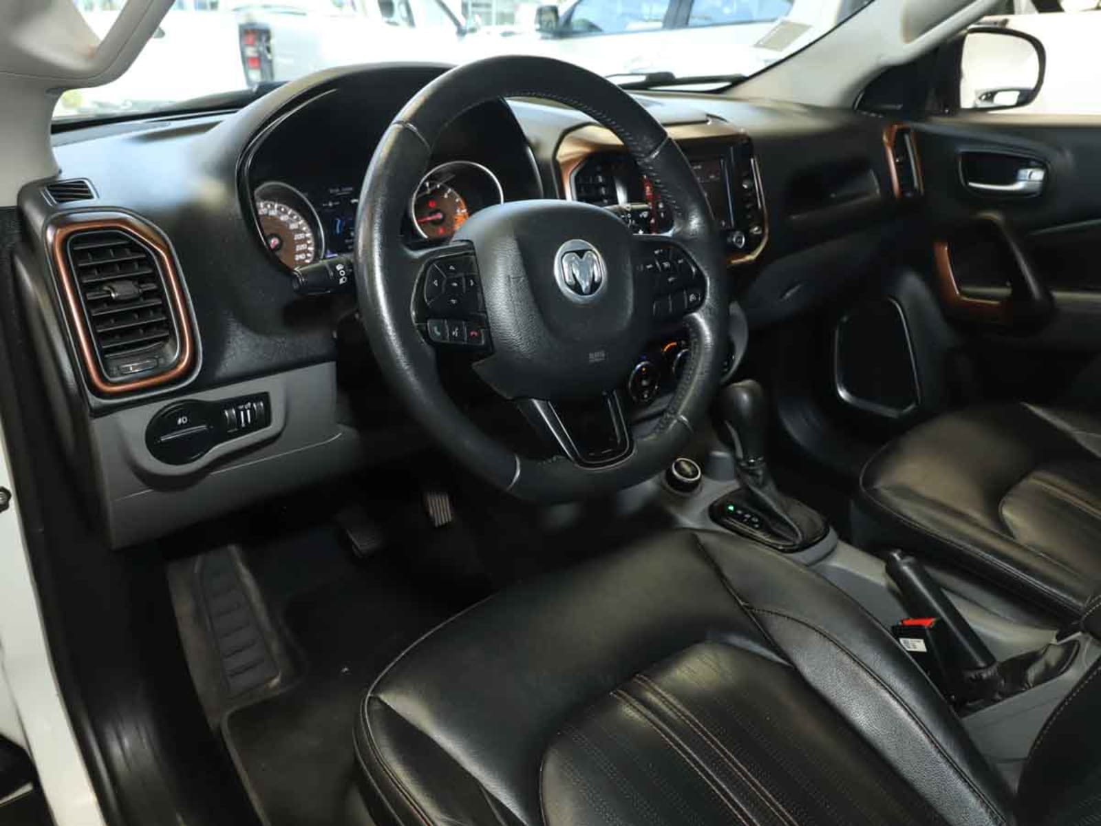 RAM 1000 LARAMIE 2.0 4X4 AT 2021 - Imagen 9 de 20