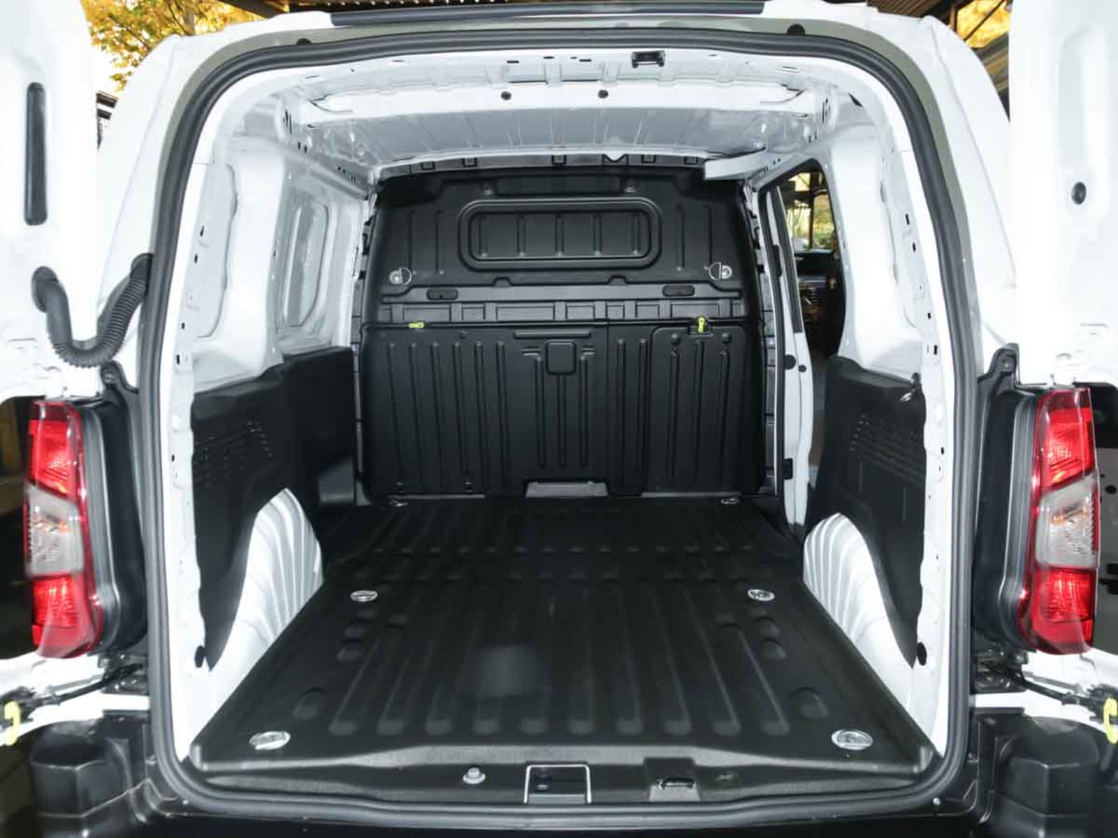 PEUGEOT PARTNER MCA L1 DIESEL 100HP MT 2026 - Imagen 11 de 11