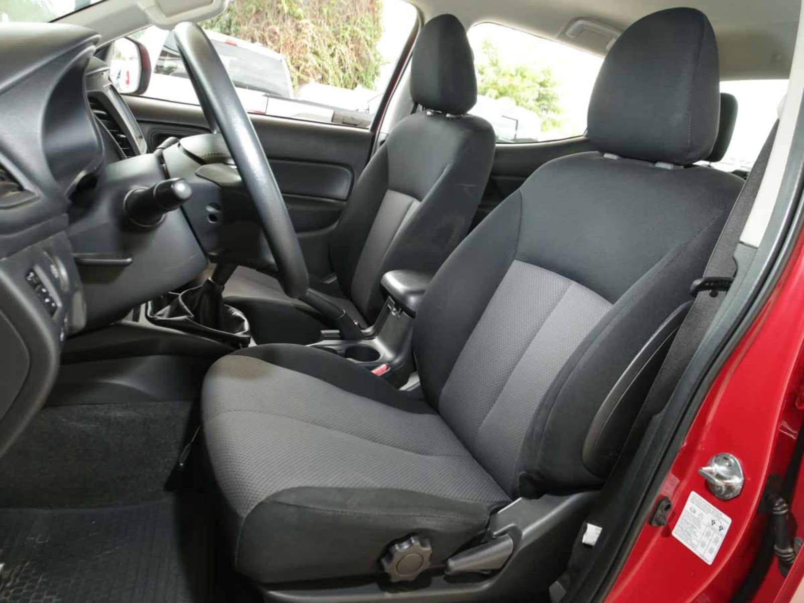 MITSUBISHI L-200 NEW KATANA CR MEC 4X2 TD E5 2024 - Imagen 11 de 14